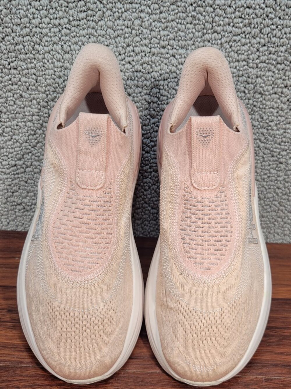 Hoka One One Skyward Laceless Women's Size 7B Rose Latte Rose Cream 1168877